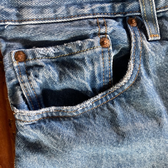 Levi's 501 Women's Jeans Distressed Knee W30 L26 100% Cotton Cropped Straight - Picture 6 of 16